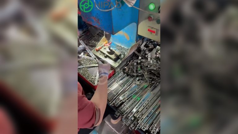 La calidad de una cerradura comienza desde la producción.