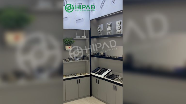  A closer look at the HIPAD stainless steel sample room. 